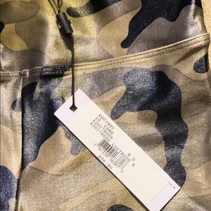 Koral camo leggings -small new